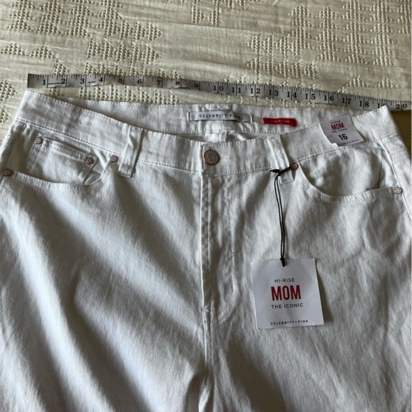 CELEBRITY PINK Hi-Rise Mom Iconic White Raw Hem Jeans Size 16 NWT - Picture 8 of 13